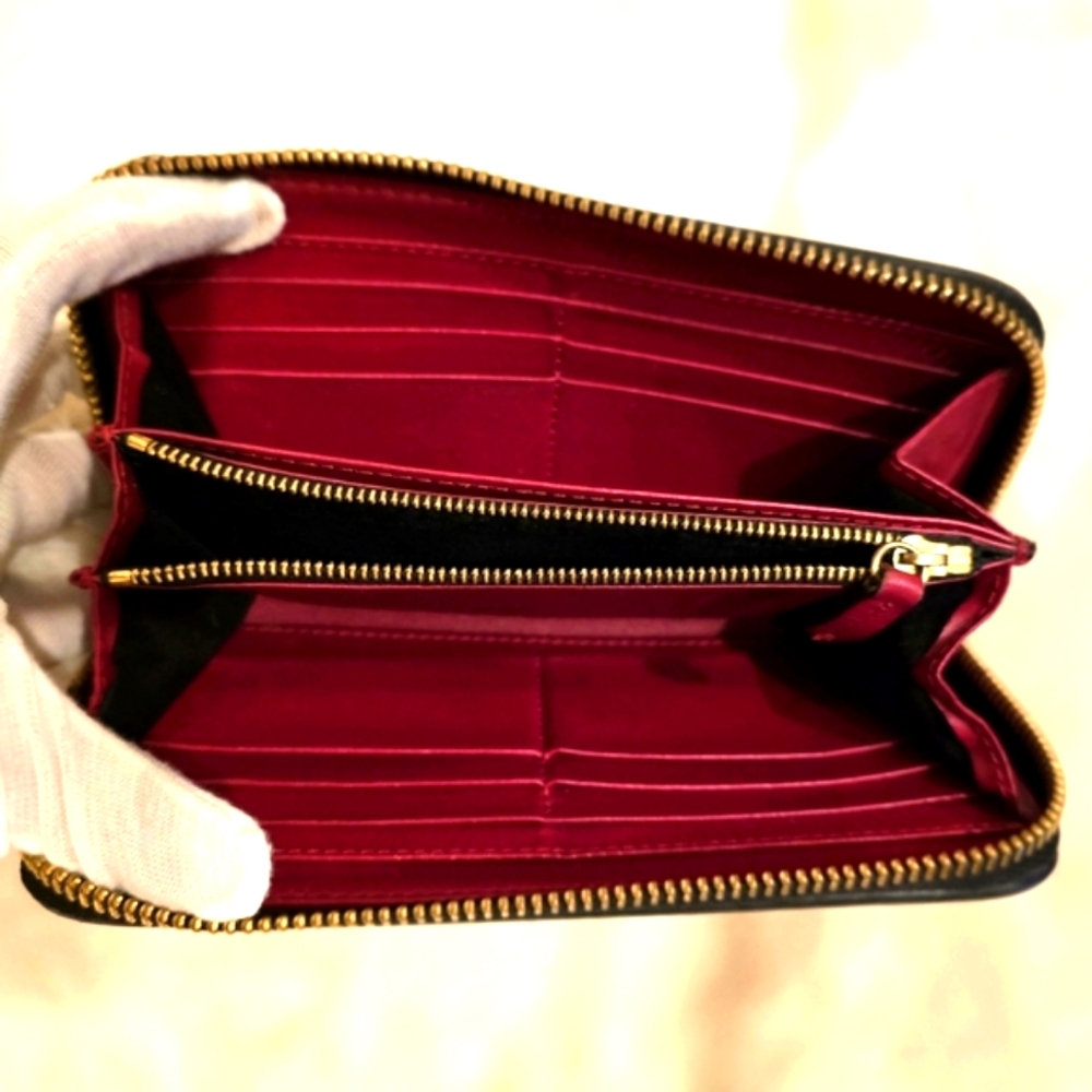Burberry Red Textured Leather Wallet with Zip Closure - Picture 5 of 8